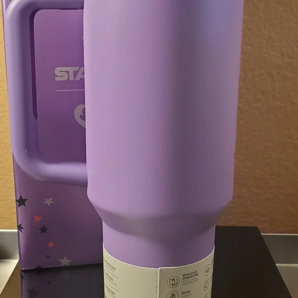 Stanley x Olivia Rodrigo Flowstate 40oz - Picture 4 of 8